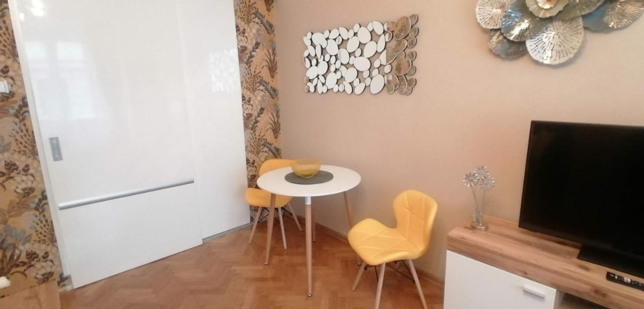Apartment Jakubska 676 *